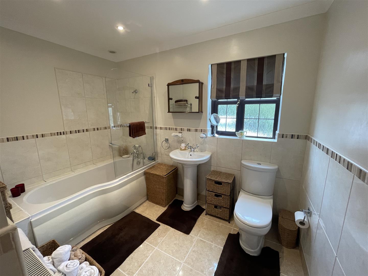 EN SUITE